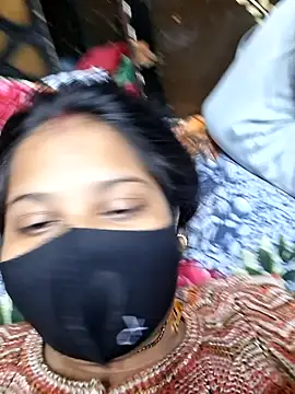 Radhacpl9528 online show from January 2026 04:44:01 PM