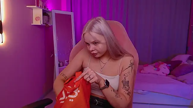 Leslie Caronn online show from March 2026 07:45:02 AM