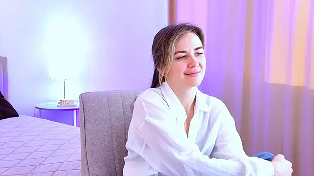 EmeraldGlow online show from March 2026 02:40:02 PM