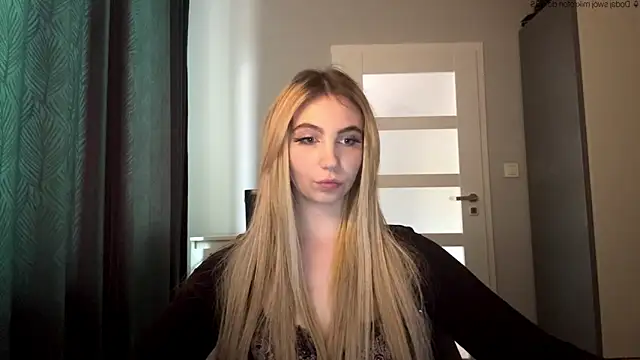 Snapshot of TeenLily chatting on May 2026 05:30:02 PM TeenLily online show from May 2026 05:30:02 PM