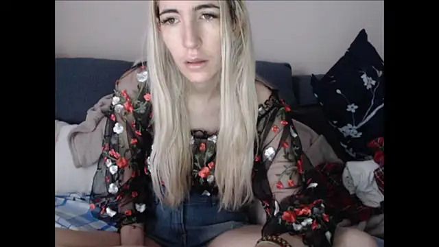 Snapshot of BarbieBlondieGirl chatting on June 2026 08:23:02 AM BarbieBlondieGirl online show from June 2026 08:23:02 AM