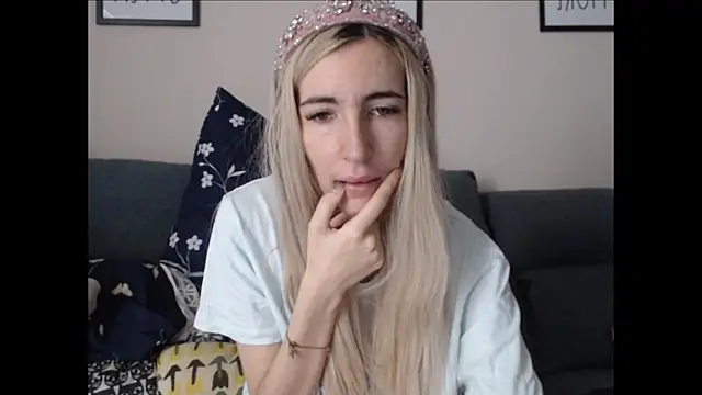 Snapshot of BarbieBlondieGirl chatting on June 2026 02:51:01 PM BarbieBlondieGirl online show from June 2026 02:51:01 PM