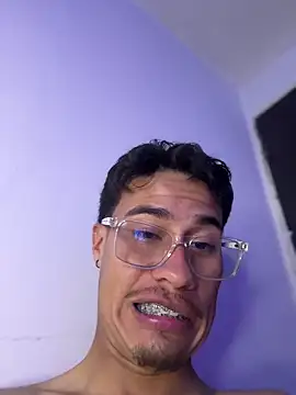 Snapshot of Latin_Paisa_Boy chatting on May 2026 04:30:02 AM Latin Paisa Boy online show from May 2026 04:30:02 AM