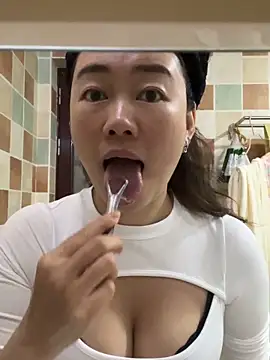 Molly-xiao online show from March 2026 11:17:01 PM