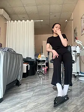 Chiipp69 online show from March 2026 06:50:02 AM