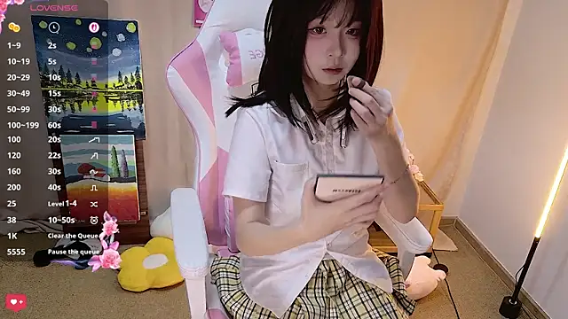 cuteqiqi online show from April 2026 02:56:01 PM