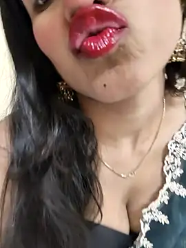 Yours-Zeenat online show from April 2026 06:58:02 PM