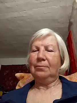 KlaudiaDarling online show from April 2026 09:39:33 PM