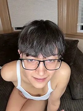 FaiiryArii online show from April 2026 04:57:01 AM