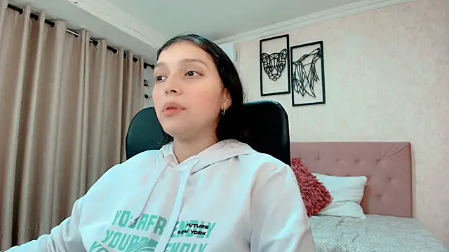 littlemolly walcott online show from March 2026 02:15:01 AM