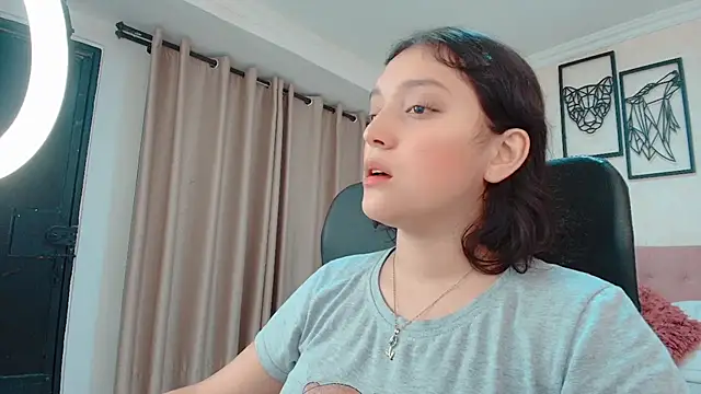 Snapshot of littlemolly_walcott chatting on May 2026 02:53:01 AM littlemolly walcott online show from May 2026 02:53:01 AM