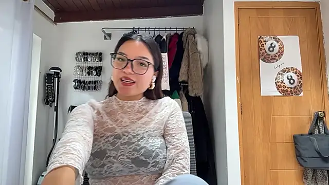 LubaLadeau online show from January 2026 01:37:02 PM