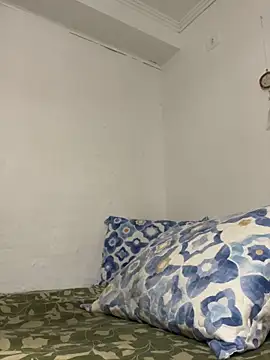 moronoiroficial online show from April 2026 12:11:02 AM