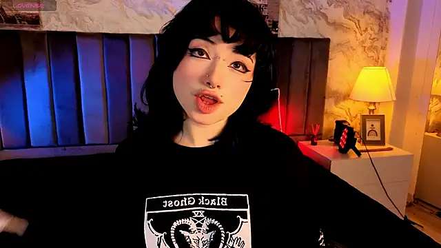 Snapshot of Sienna_Desiree chatting on May 2026 01:05:02 PM Sienna Desiree online show from May 2026 01:05:02 PM
