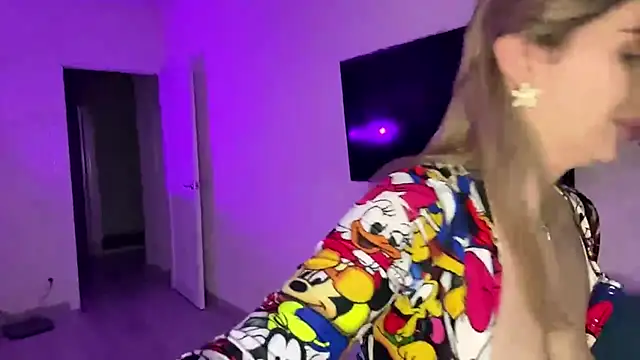  ViviV  online show from April 2026 07:18:01 PM