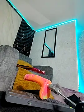 Isis Hot   online show from April 2026 06:10:01 PM