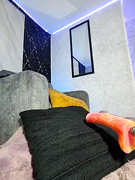 Isis Hot   online show from April 2026 11:34:01 AM