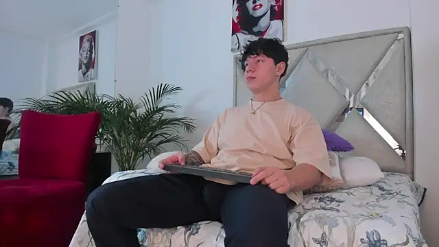 Liam saint online show from March 2026 01:29:02 PM