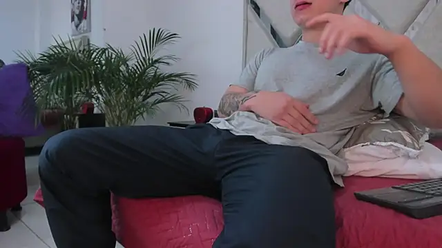 Liam saint online show from March 2026 01:07:02 PM