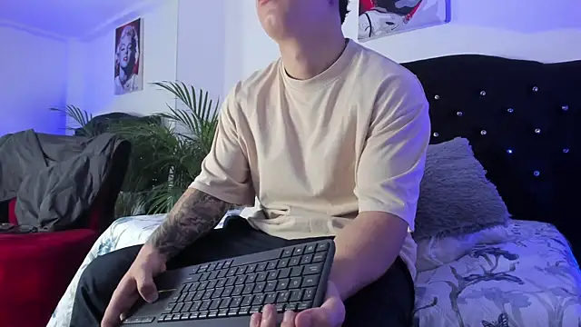 Liam saint online show from April 2026 12:16:02 PM