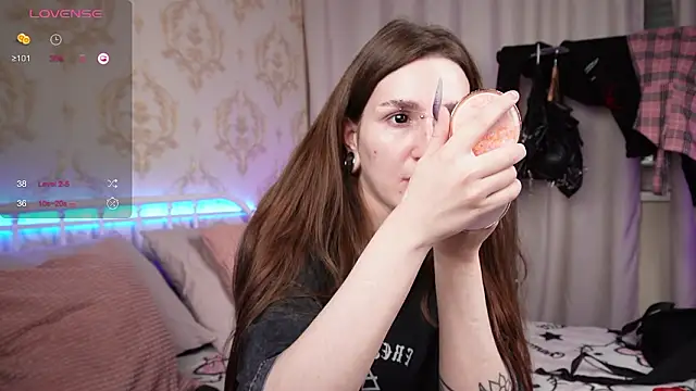 Alice Goth online show from January 2026 03:43:02 AM