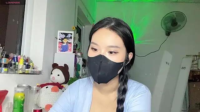 Tieu-May online show from April 2026 08:44:01 PM