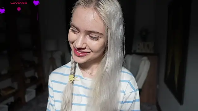 KristalCrowner online show from March 2026 08:34:01 PM