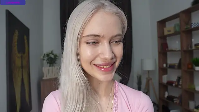 KristalCrowner online show from April 2026 07:40:02 PM