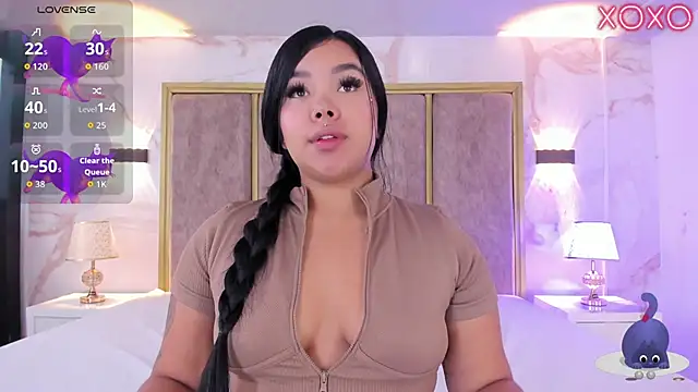 Liaevans   online show from January 2026 07:50:02 PM