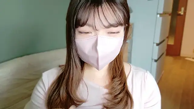   Yui  online show from January 2026 03:33:01 AM