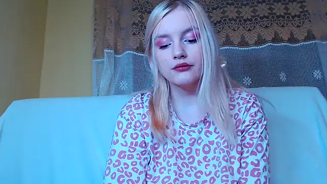 Snapshot of Dami1820 chatting on January 2026 06:21:01 PM Dami1820 online show from January 2026 06:21:01 PM