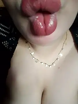 Snapshot of charmoutak_nada chatting on May 2026 01:12:01 AM charmoutak nada online show from May 2026 01:12:01 AM