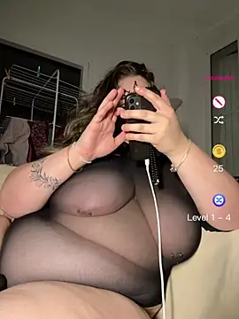 Snapshot of cherrylust12 chatting on June 2026 12:32:02 AM cherrylust12 online show from June 2026 12:32:02 AM