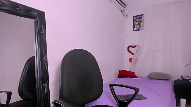 hazel slim online show from March 2026 04:35:01 PM