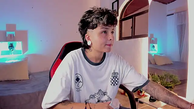 Zury Ramirez online show from April 2026 08:26:02 PM