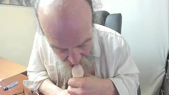 Uncle Hottie online show from March 2026 04:25:02 AM