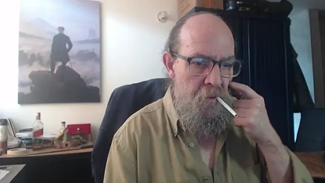 Snapshot of Uncle_Hottie chatting on June 2026 04:06:01 PM Uncle Hottie online show from June 2026 04:06:01 PM