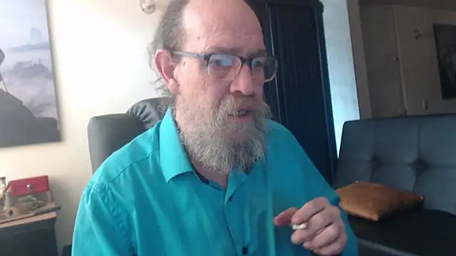 Snapshot of Uncle_Hottie chatting on July 2026 03:18:01 PM Uncle Hottie online show from July 2026 03:18:01 PM