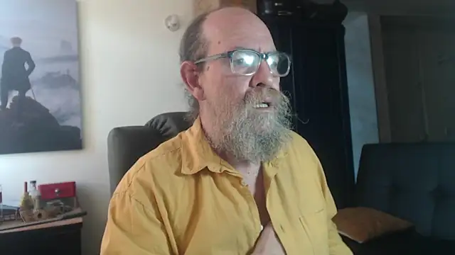 Snapshot of Uncle_Hottie chatting on July 2026 05:48:02 PM Uncle Hottie online show from July 2026 05:48:02 PM