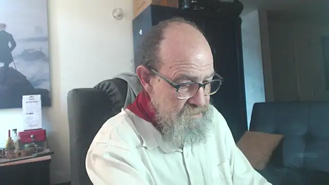 Snapshot of Uncle_Hottie chatting on July 2026 03:27:02 PM Uncle Hottie online show from July 2026 03:27:02 PM