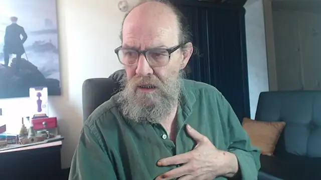 Snapshot of Uncle_Hottie chatting on July 2026 03:15:01 PM Uncle Hottie online show from July 2026 03:15:01 PM