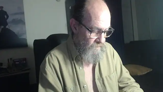 Snapshot of Uncle_Hottie chatting on July 2026 02:05:17 AM Uncle Hottie online show from July 2026 02:05:17 AM