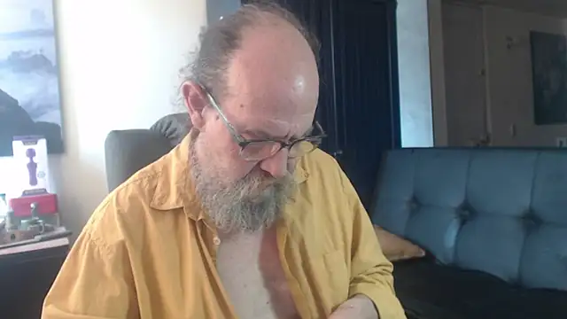 Snapshot of Uncle_Hottie chatting on July 2026 05:40:02 PM Uncle Hottie online show from July 2026 05:40:02 PM