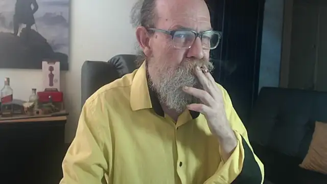 Snapshot of Uncle_Hottie chatting on July 2026 03:36:02 PM Uncle Hottie online show from July 2026 03:36:02 PM