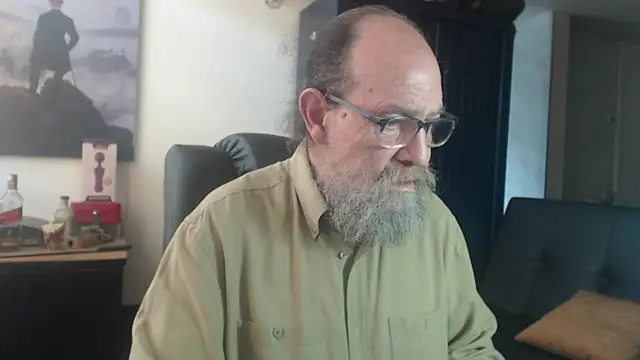 Snapshot of Uncle_Hottie chatting on July 2026 03:59:02 PM Uncle Hottie online show from July 2026 03:59:02 PM