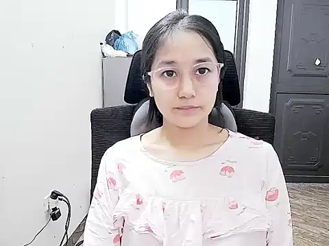 Shulee- online show from April 2026 02:37:02 AM