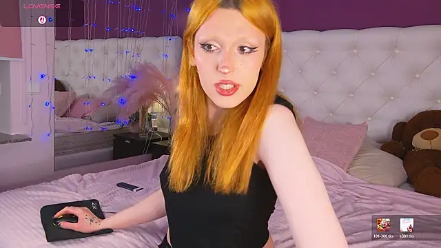 LunaBl1ss online show from March 2026 03:22:01 PM