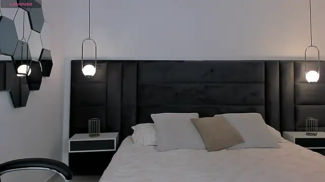 KayraLanne online show from April 2026 05:43:01 AM