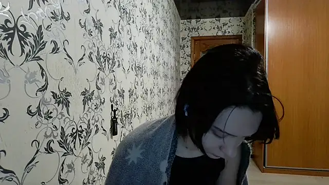 LxayBloom online show from April 2026 12:45:01 AM