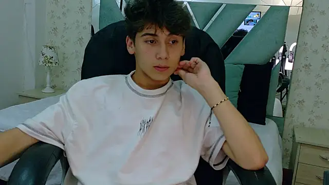 Liam Noxx online show from February 2026 09:20:02 PM